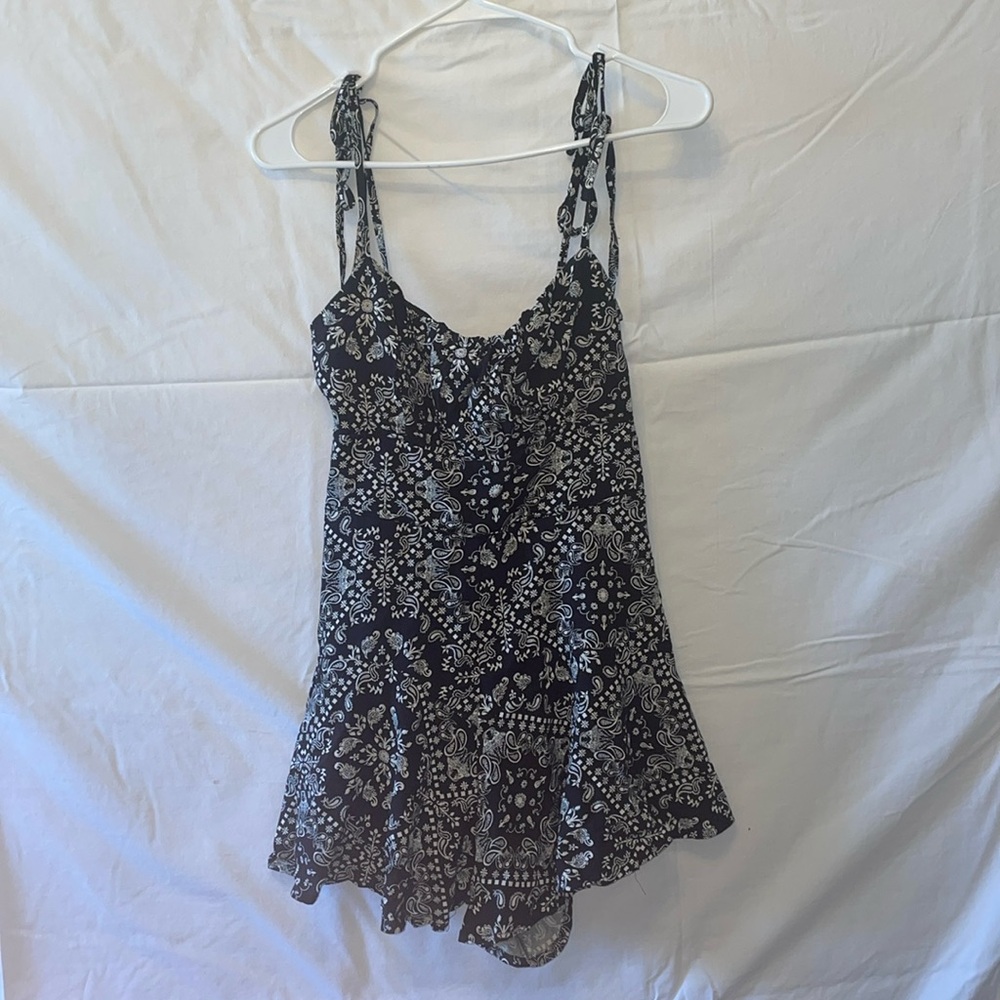 Mable | Black and White Paisley Romper | Size US Small